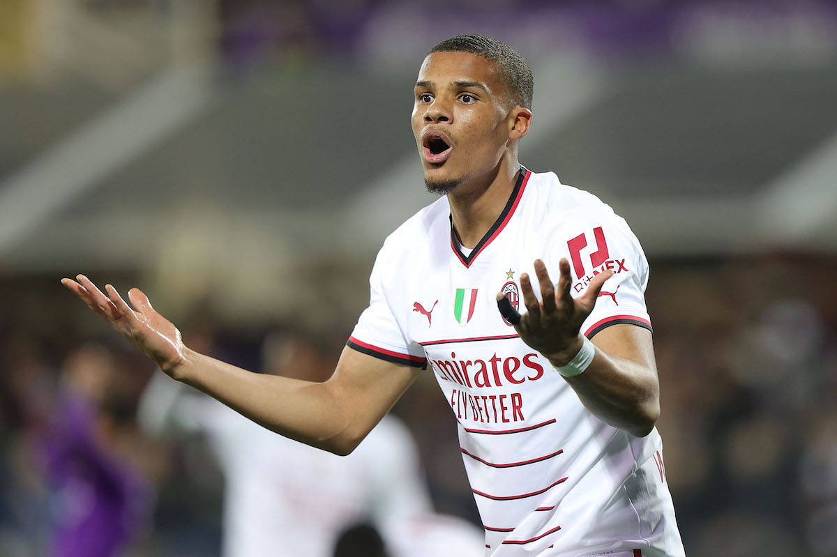 包含从AC米兰完成体检备战德国杯到今晚瓦伦西亚远射贴柱，赛前托特纳姆调整名单以备国王杯的词条